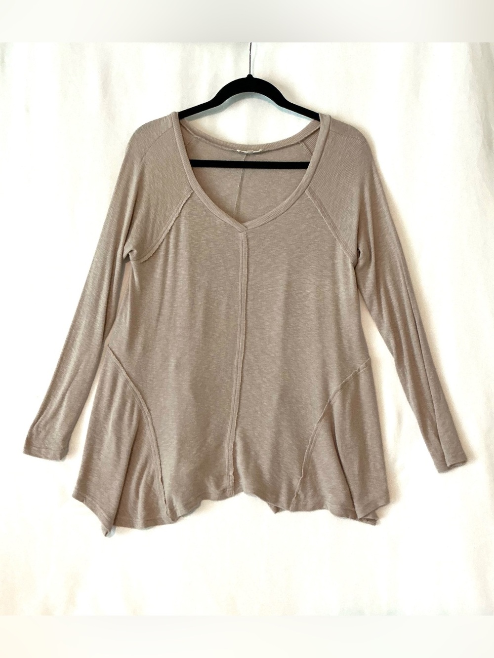 Easel Los Angeles Taupe Knit V-Neck Long Sleeve Relaxed Top SzSM Oversized Flowy